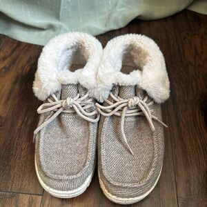 Hey Dude women’s shoes